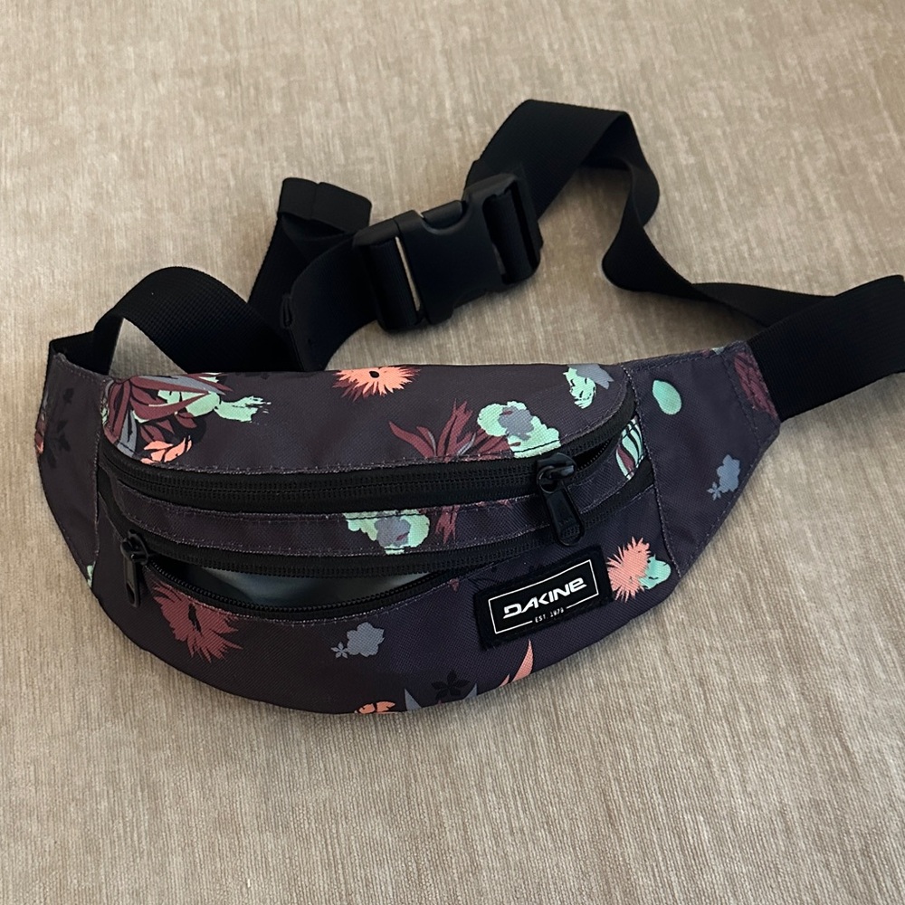 Dakine Floral Waist Pack in Black with Mint and Coral Accents